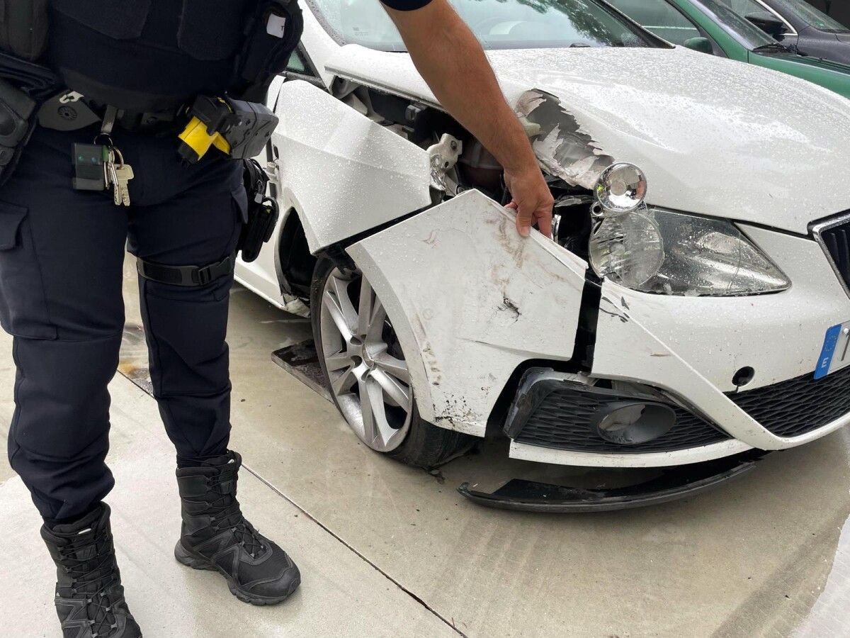 Turismo que causou os danos nun farol en Poio