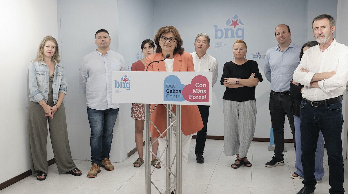 Carme da Silva con alcaldes y concejales de la comarca de Pontevedra