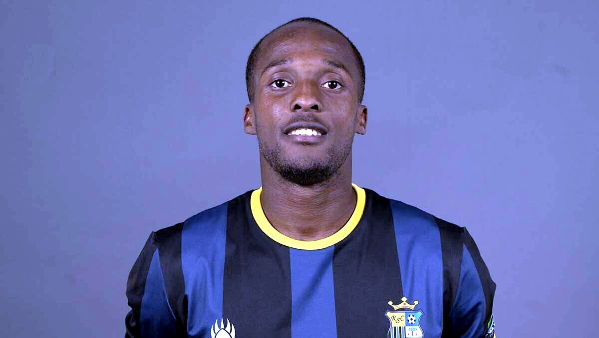 Marcos Barbeiro, coa camiseta do Real Sport Clube