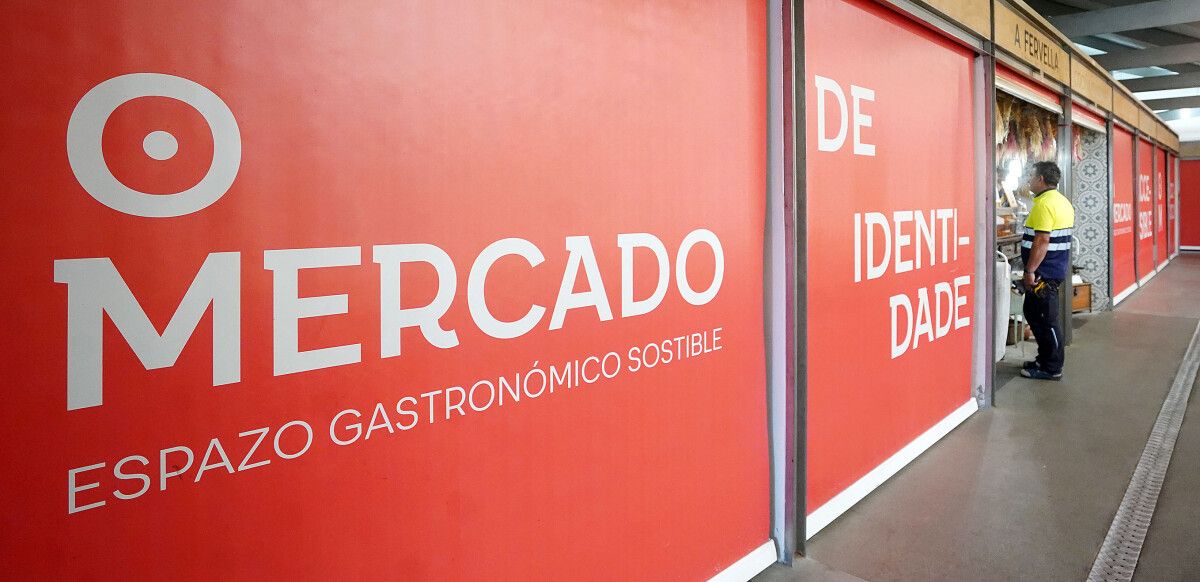 Locais pechados na primeira planta do mercado de Pontevedra 