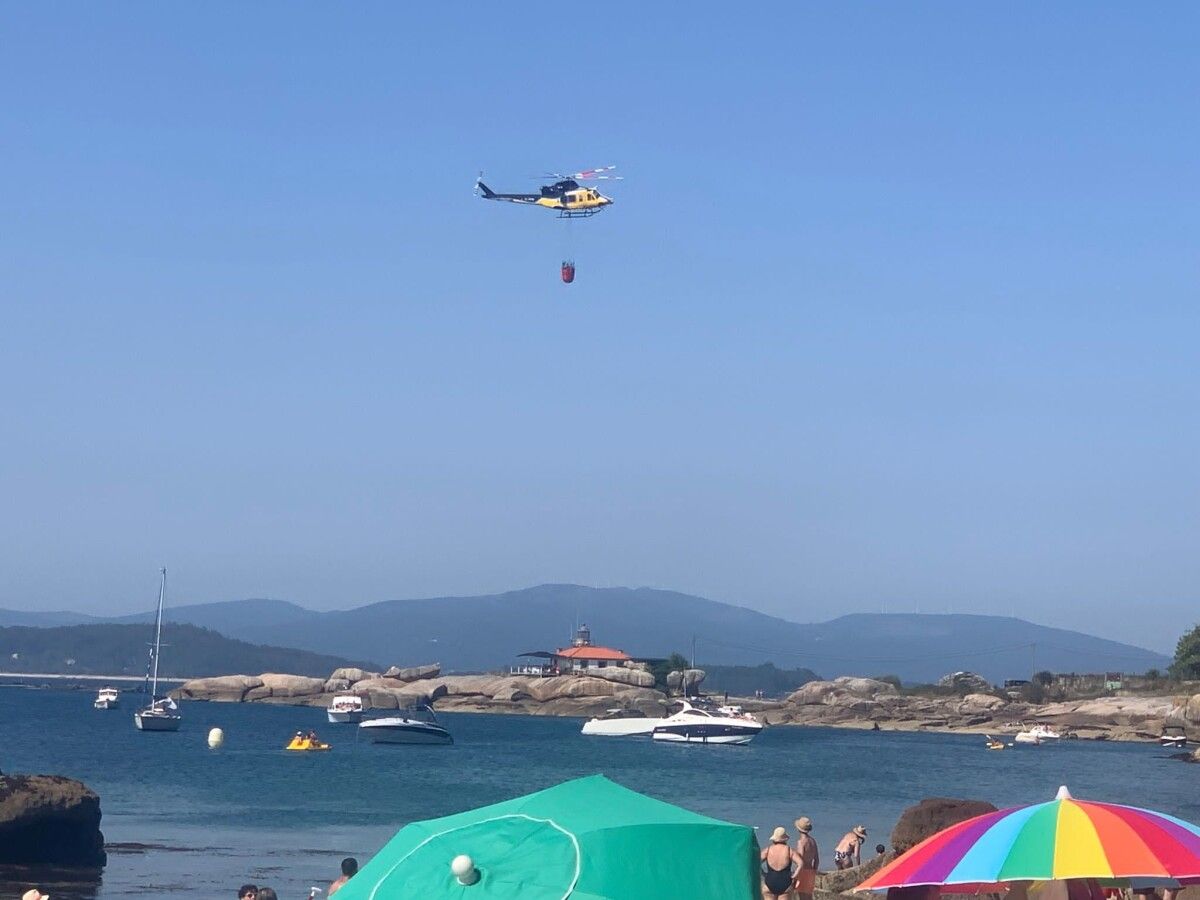 Incendio forestal en A Illa de Arousa