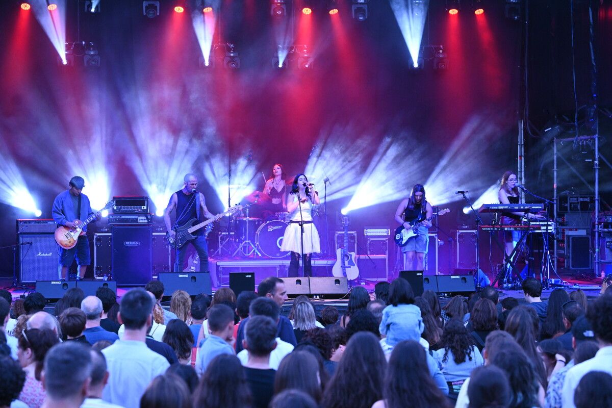 Concierto de Furious Monkey House en las Festas da Peregrina 2023