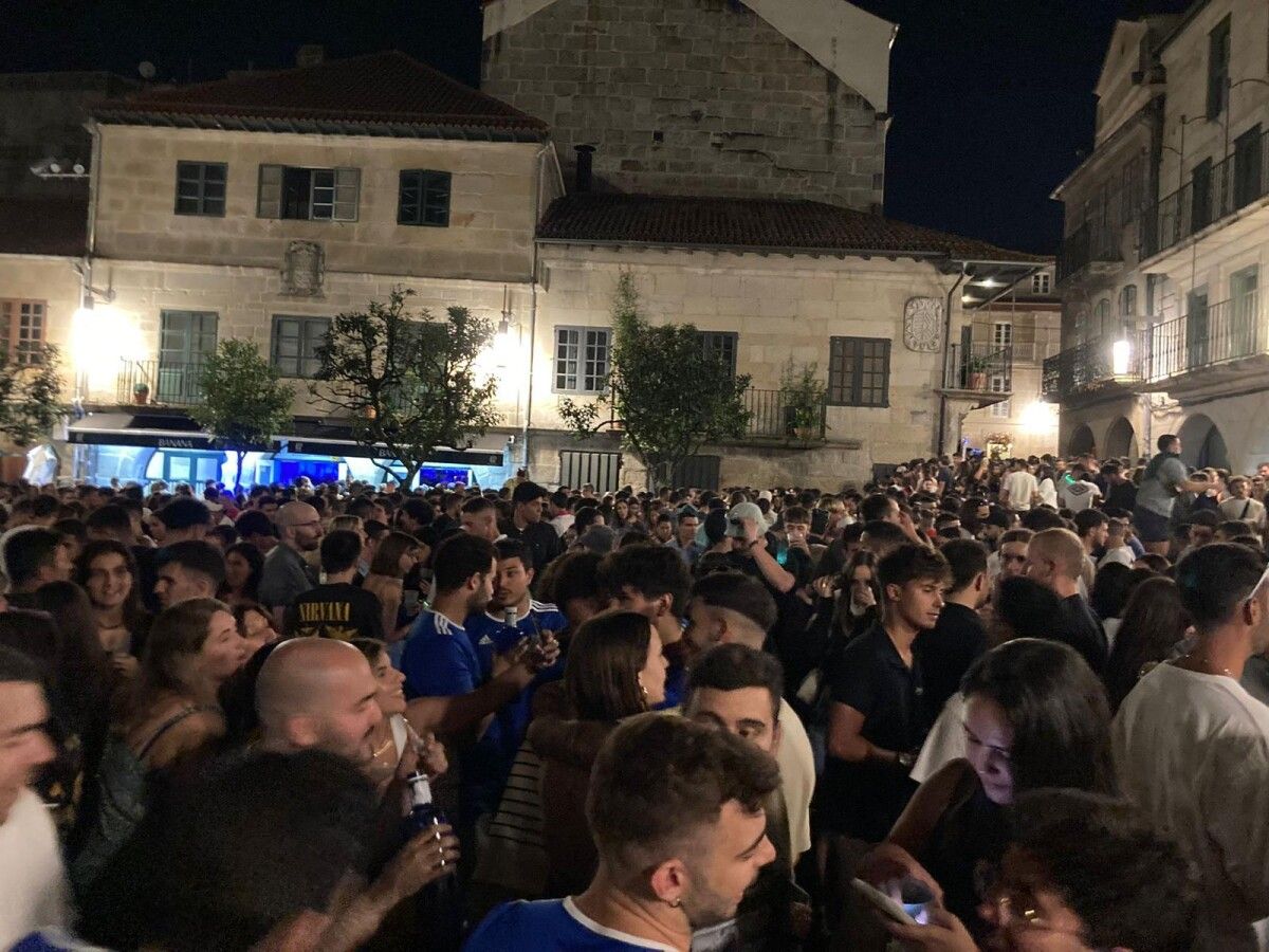 Ambiente na praza do Teucro o pasado sábado