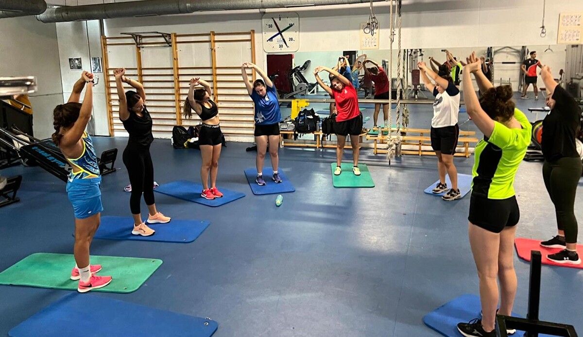 Primer entrenamiento de pretemporada del equipo femenino del Waterpolo Pontevedra