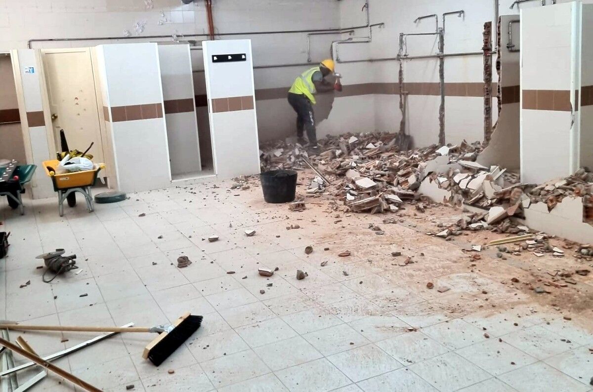 Obras nos vestiarios do semisoto do IES Valle-Inclán