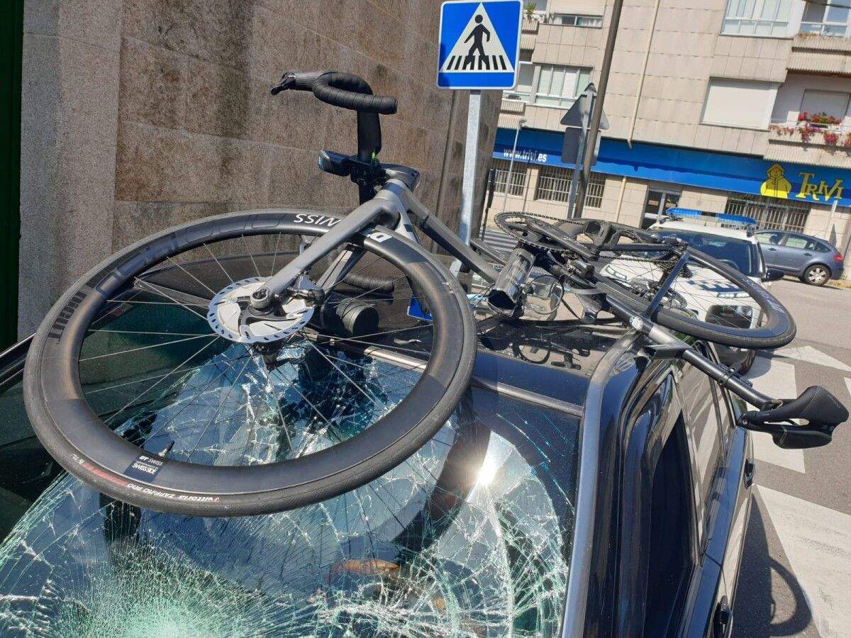 Herido un ciclista en un accidente de tráfico en Cambados