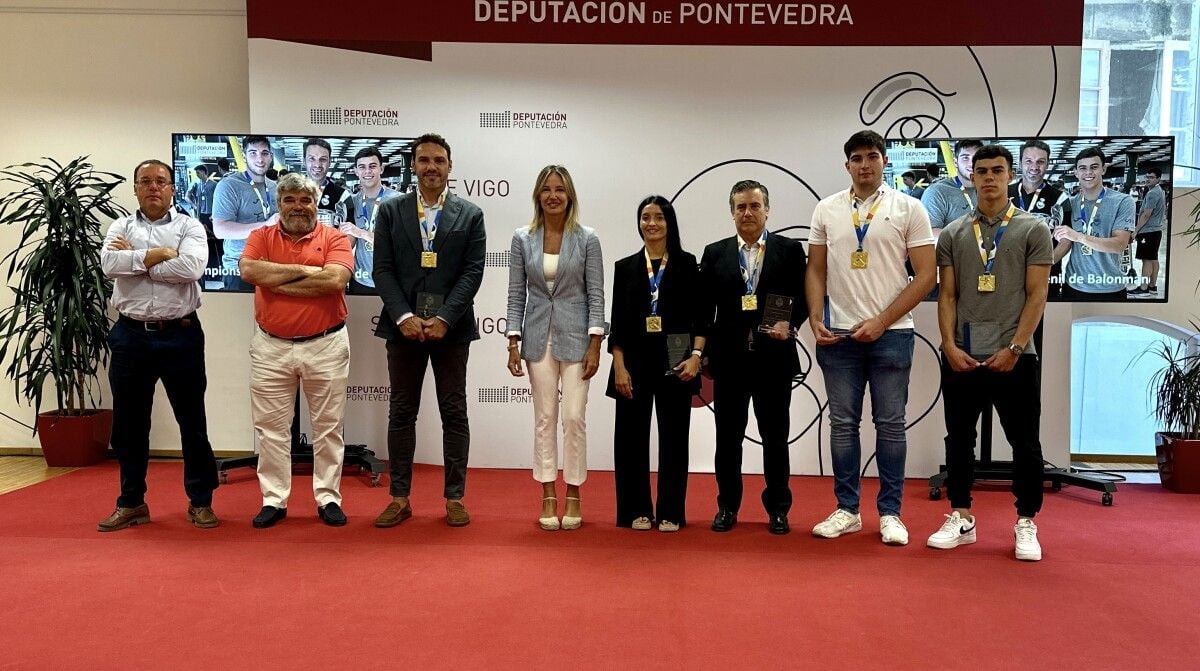 Homenaxe da Deputación aos xogadores e adestrador do Cisne campións do Mundo con España en categoría xuvenil