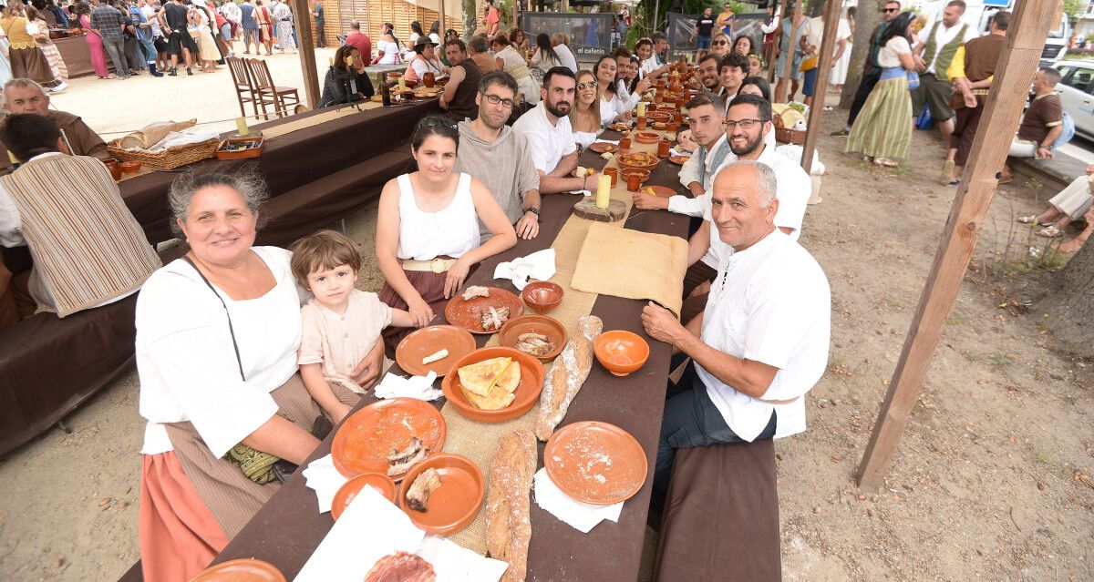 Comidas e mesas particulares na Feira Franca 2023 Comidas e mesas particulares na Feira Franca 2023