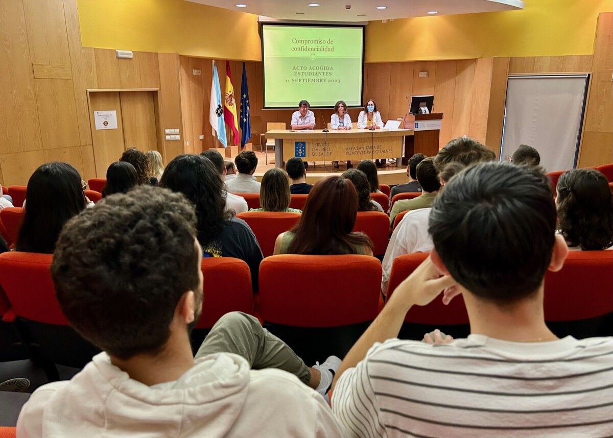 Acto de bienvenida a los 33 estudiantes de Medicina en el Complexo Hospitalario Universitario de Pontevedra