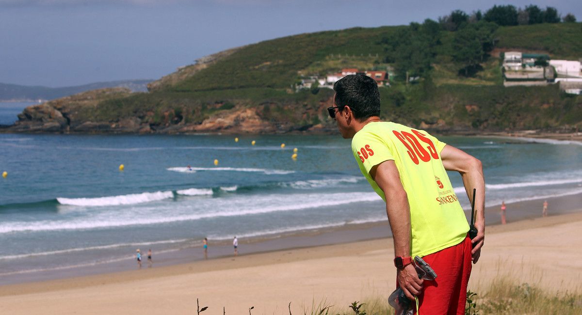 Un socorrista en una playa de Sanxenxo