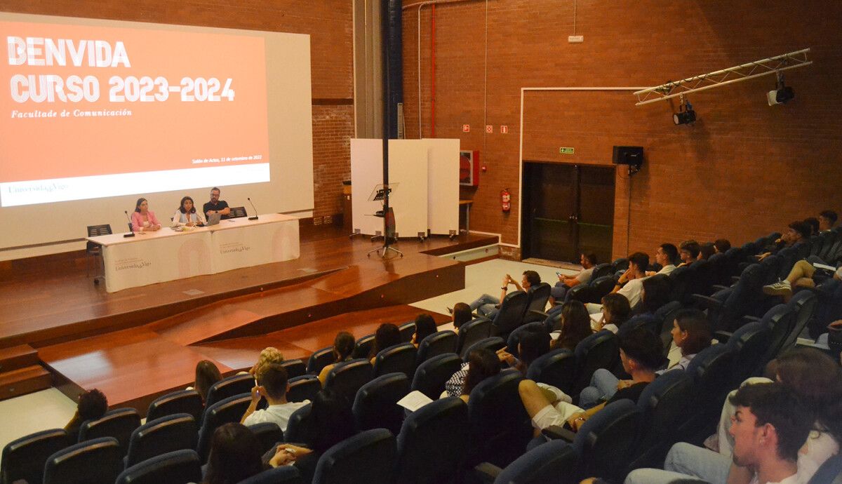 Acto de bienvenida de la Facultad de Comunicación
