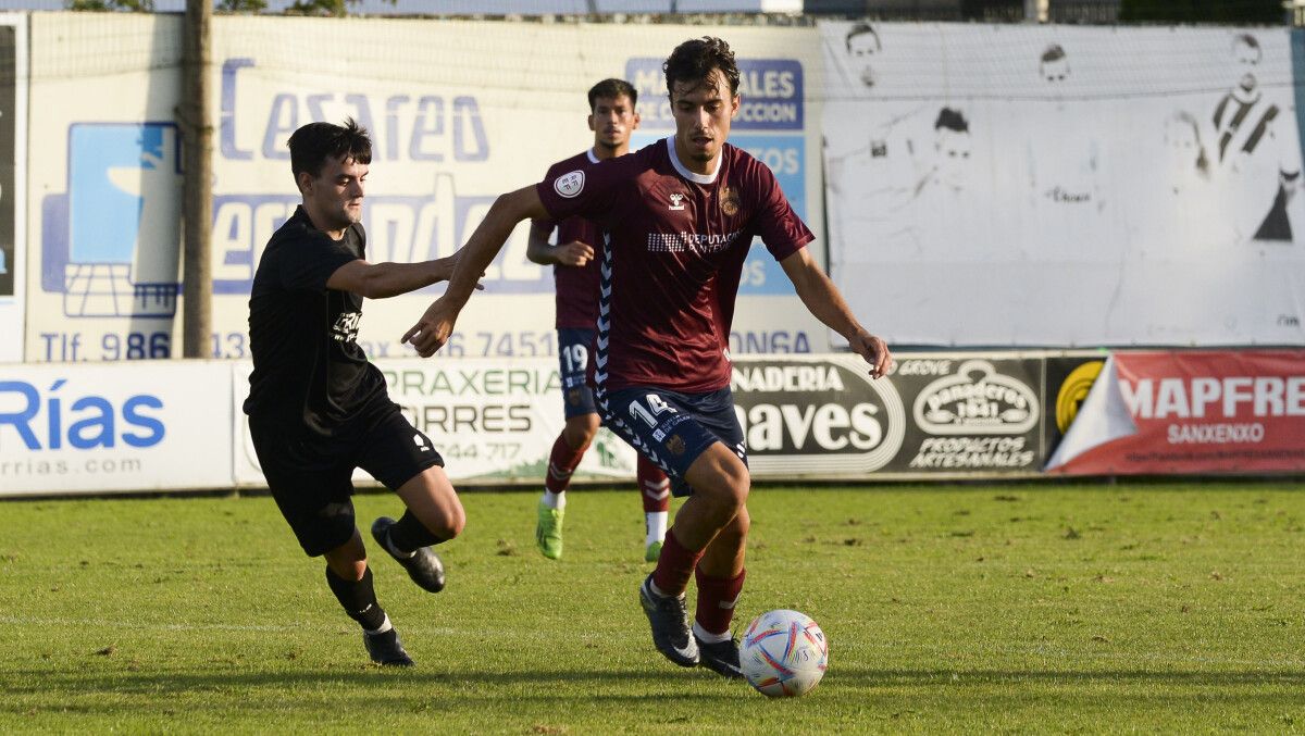 Samu Mayo, no amigable de pretempada entre Villalonga e Pontevedra (1-4)
