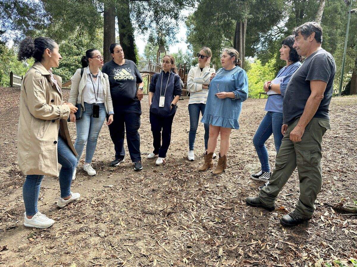 Reunión de Marián Sanmartín e Itziar Álvarez con colectivos que organizan o Samaín Briz
