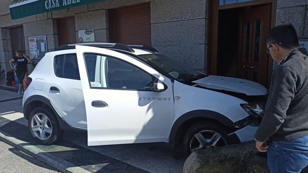 Pierde el control de su vehículo y choca contra una casa en Nantes