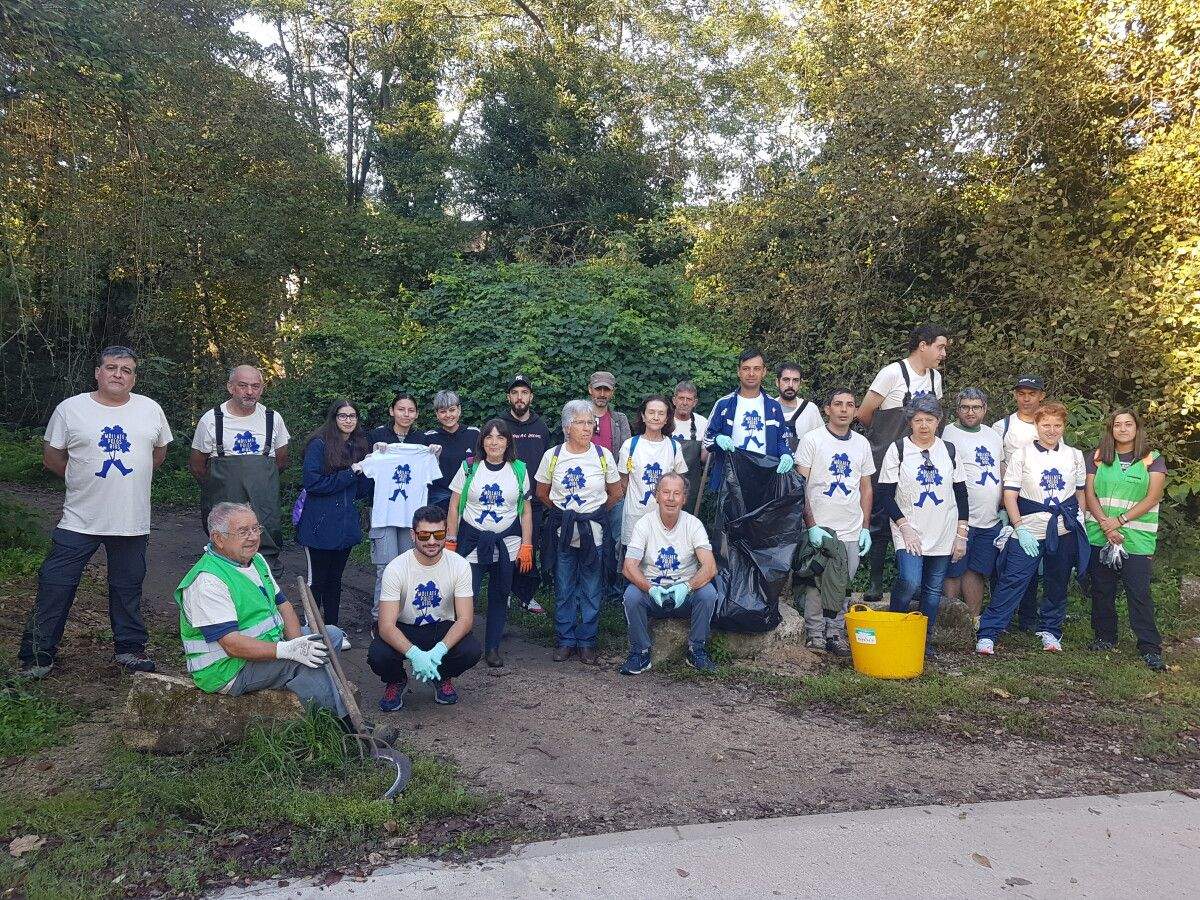 Voluntarios de Vaipolorío que participaron en la XVI Limpeza Simultánea