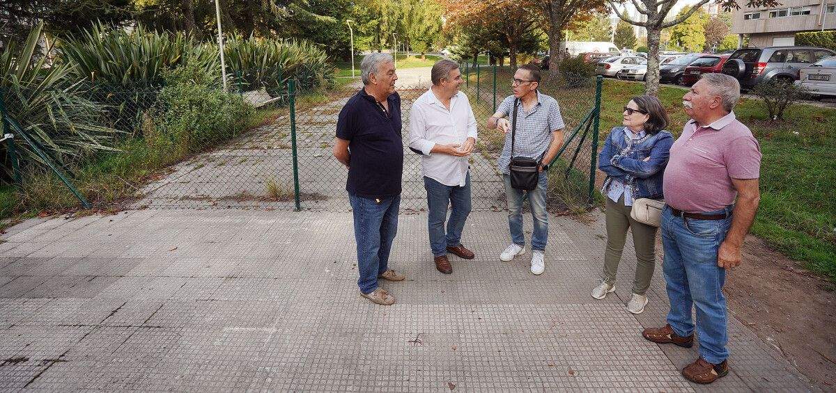 Directivos de la asociación vecinal San José Campolongo en el tramo cubierto del Gafos
