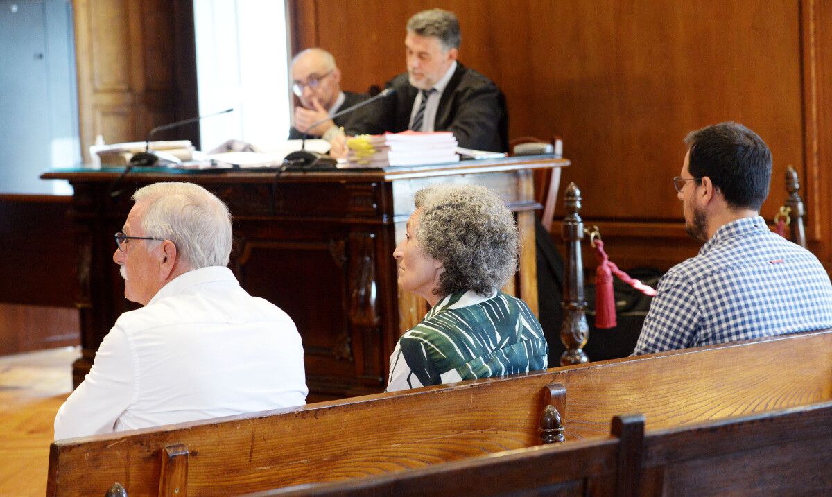 Juicio contra el exalcalde de Campo Lameiro, la secretaria municipal y un ingeniero