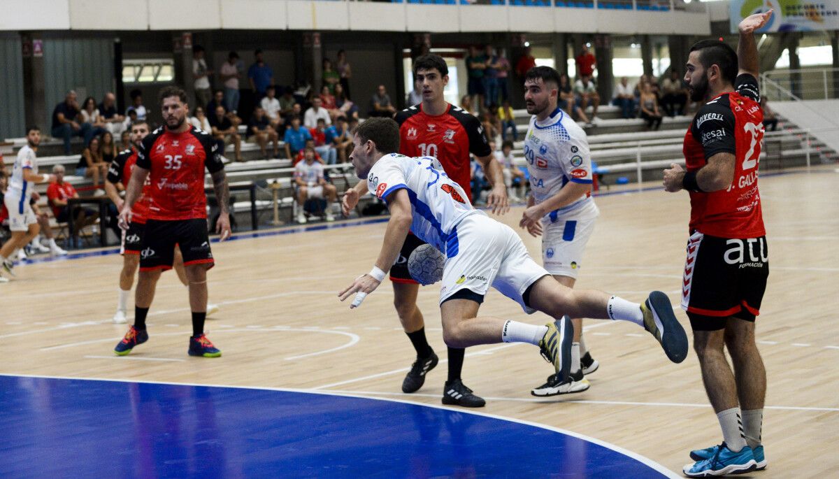 Partido de liga entre Cisne y Ubu San Pablo Burgos en el Municipal