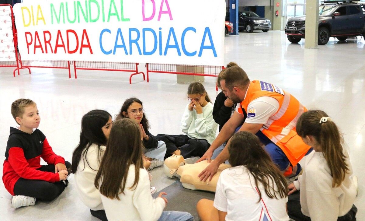 Obradoiro de RCP impartido en Vilagarcía polo Día Mundial da Parada Cardíaca