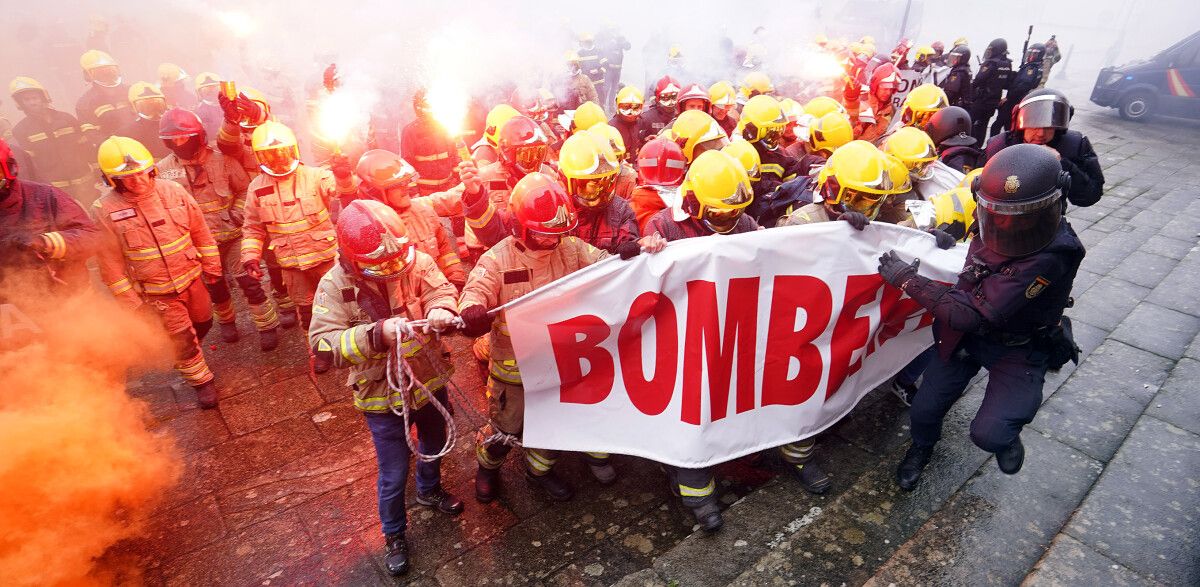 Protesta de los bomberos de los parques comarcales