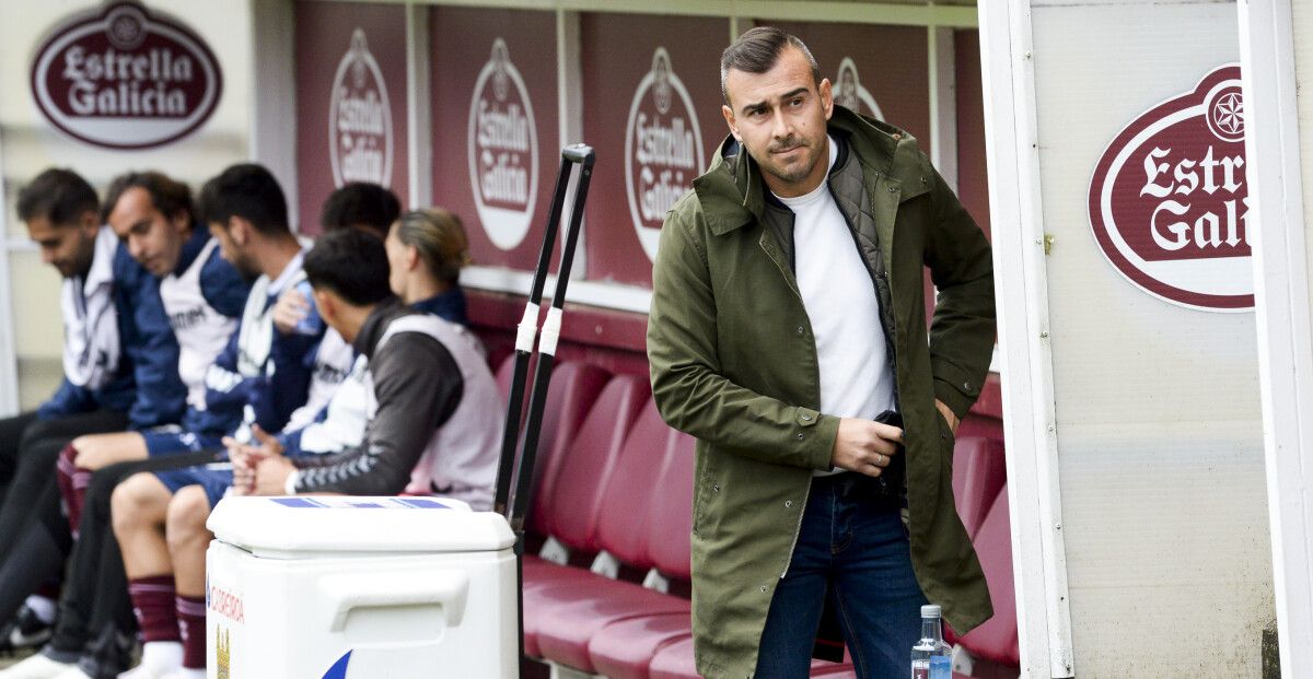 Yago Iglesias, no partido de liga entre Pontevedra CF e Oviedo Vetusta en Pasarón
