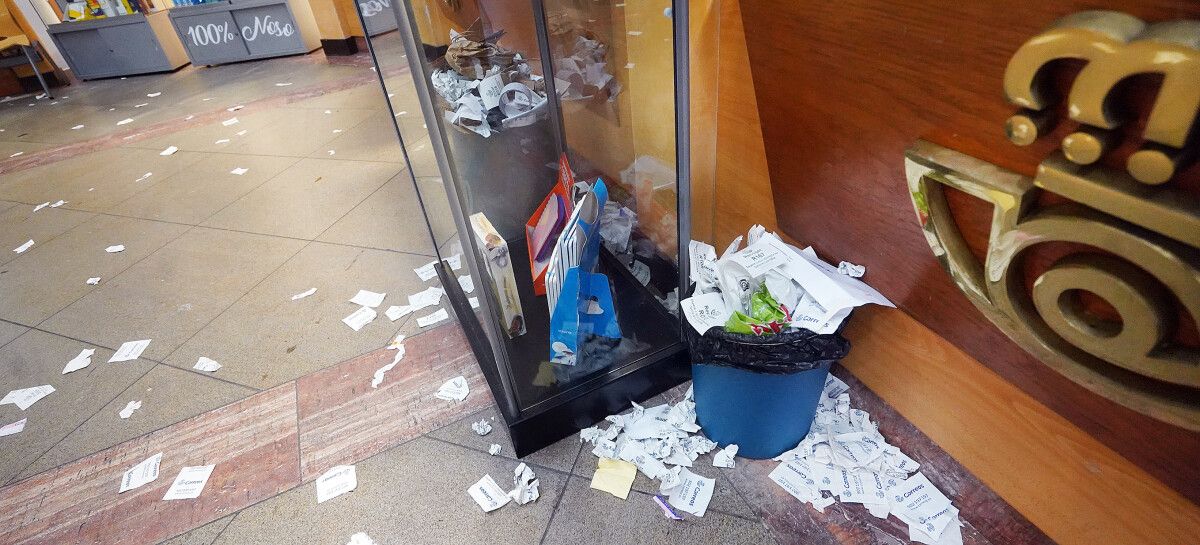Oficina central de Correos en Pontevedra tras 50 días de folga de limpeza
