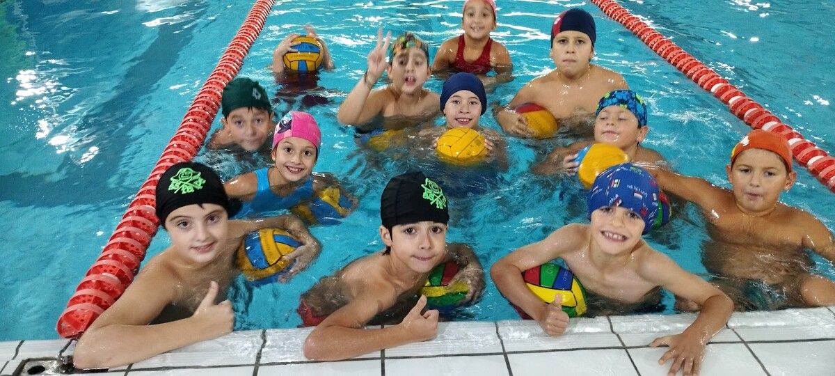 Adestramento do equipo benxamín del Waterpolo Pontevedra
