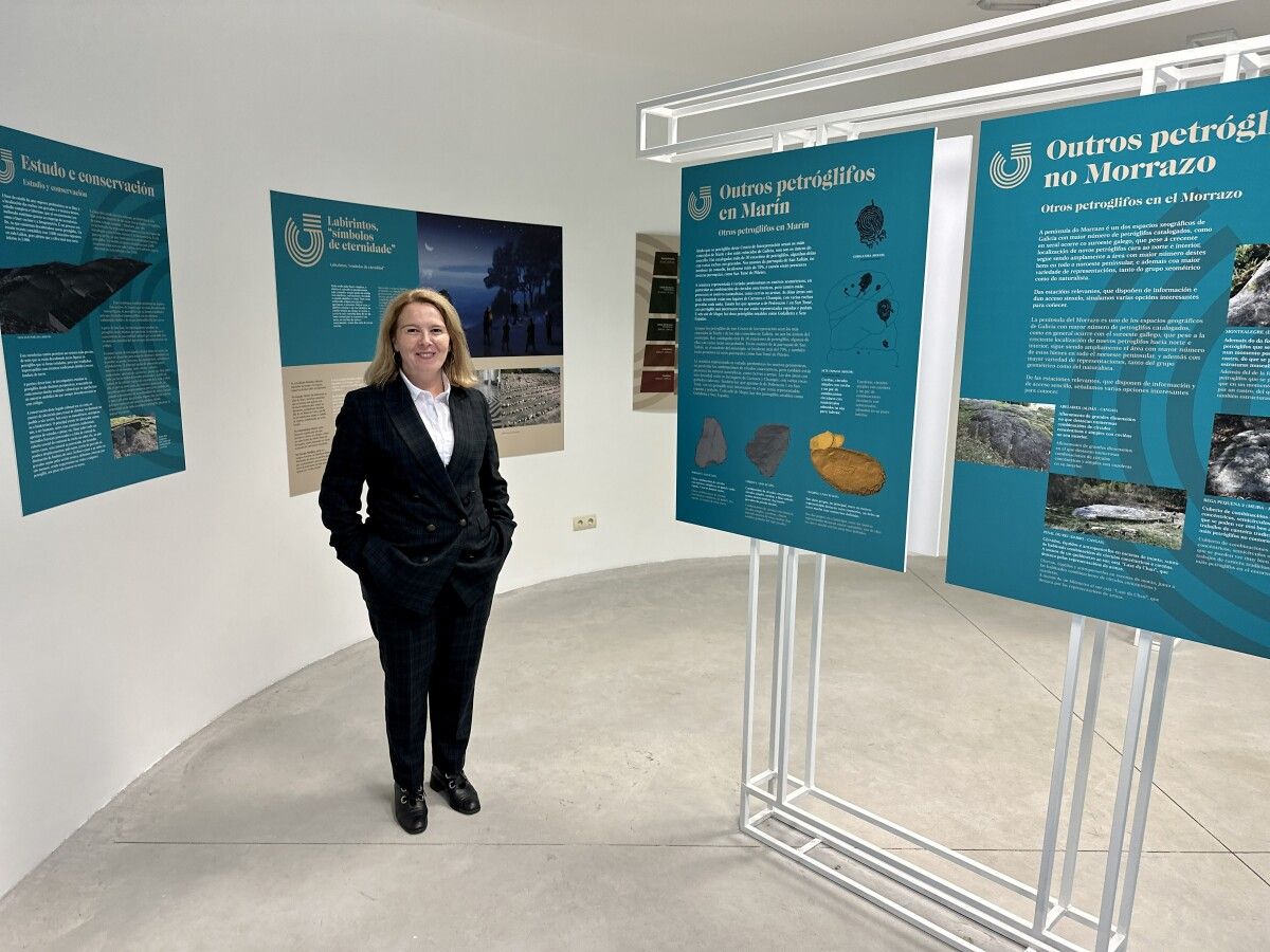 La concejala de Patrimonio, Beatriz Rodríguez, en el Centro de Interpretación de los Petroglifos de Mogor 