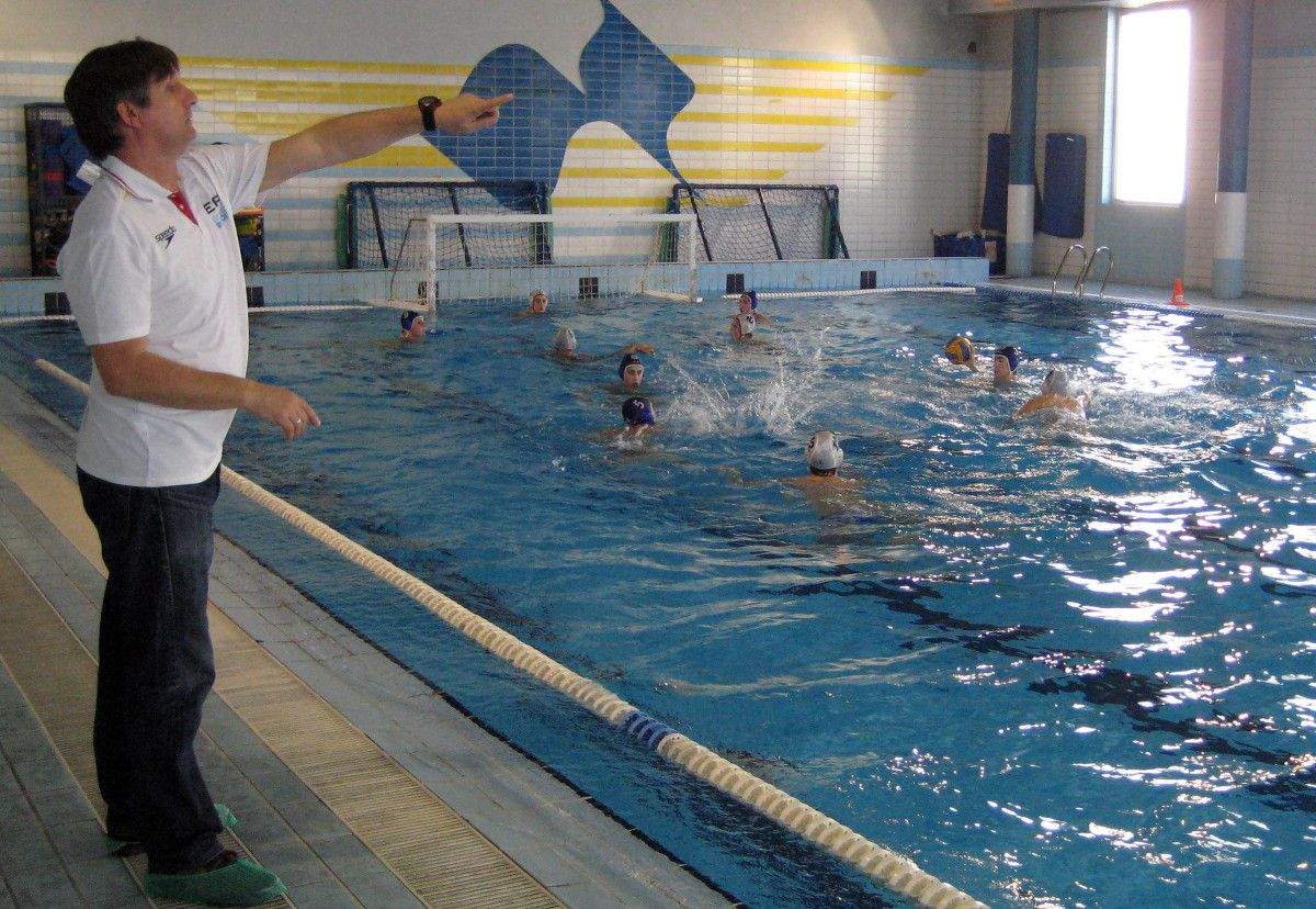 Antonio Aparicio, coordinador nacional de Waterpolo, nunha visita a Pontevedra