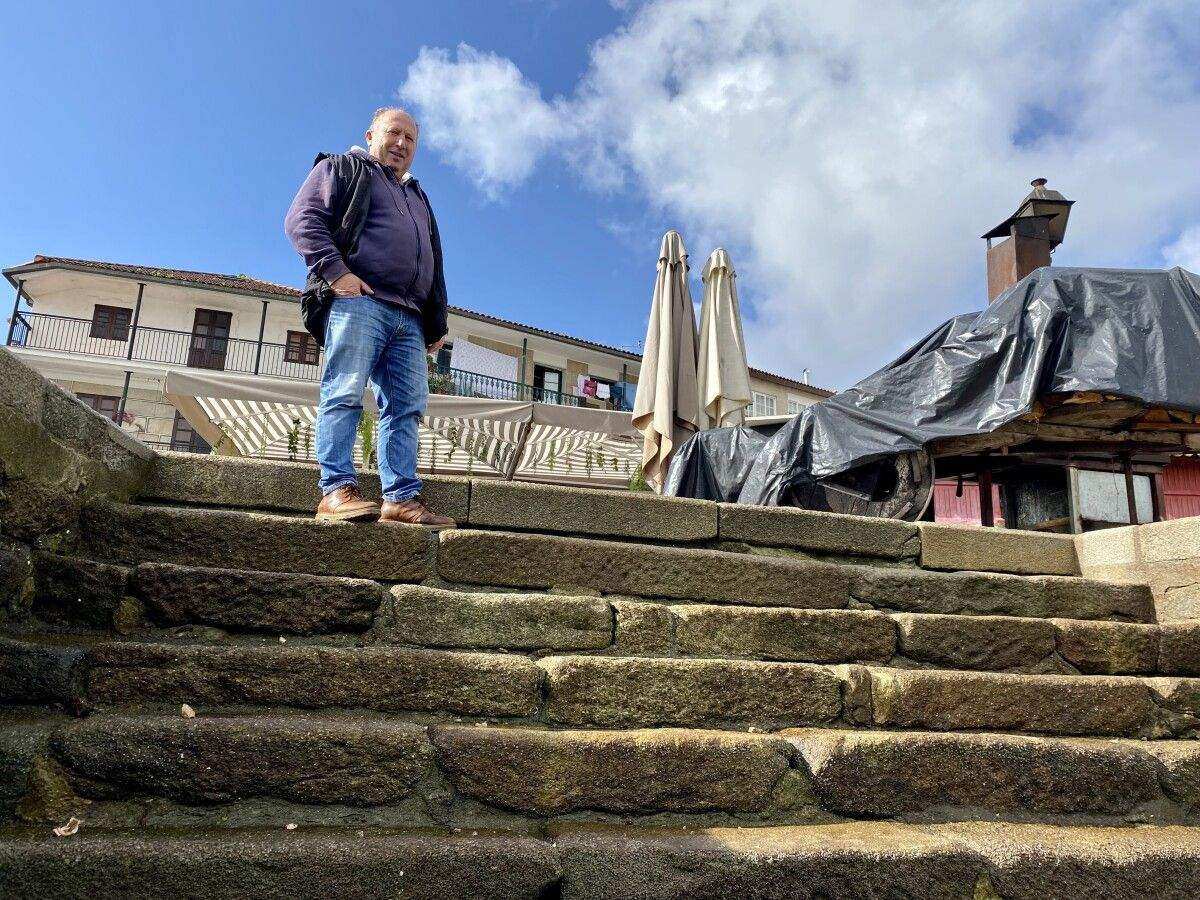 El nivel das calles y prazas de Combarro se elevó varios escalones en las últimas décadas