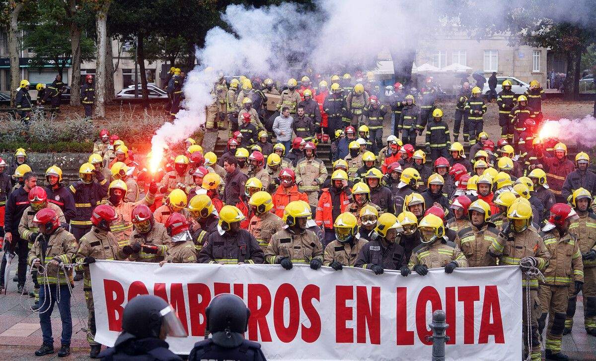Protesta de los bomberos de los parques comarcales