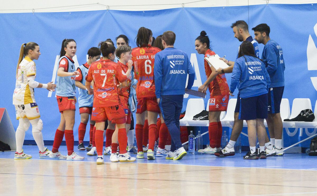 Partido de liga entre Poio Pescamar y Alcorcón  en A Seca
