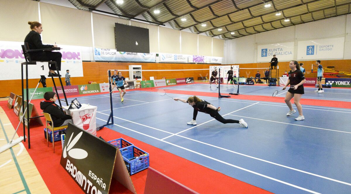 Jornada de División de Honor entre Bádminton Ravachol y Paracuellos en el CGTD