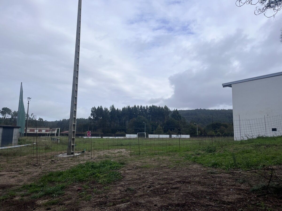 Estado do campo de fútbol de Mirallos (6 de novembro de 2023)