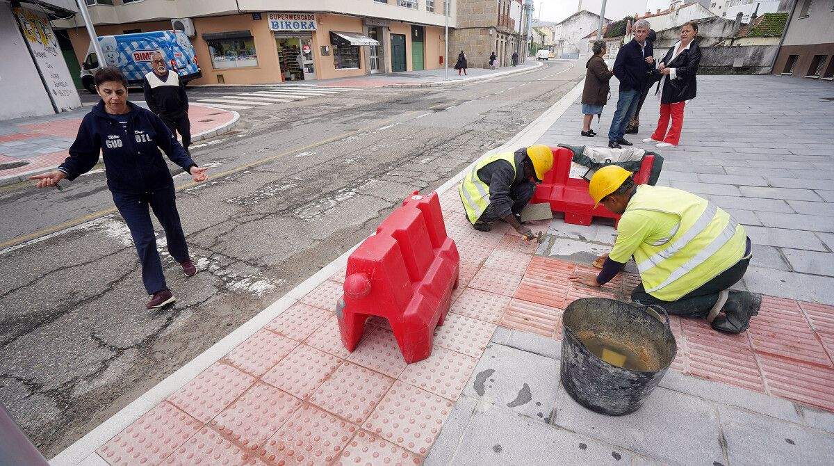 Obras de reforma de la PO-546 en Estribela