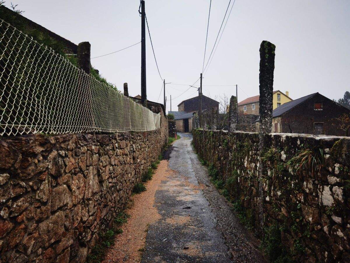 Trabajos de mejora de caminos y abastecimiento en el núcleo rural de Guldrigáns 