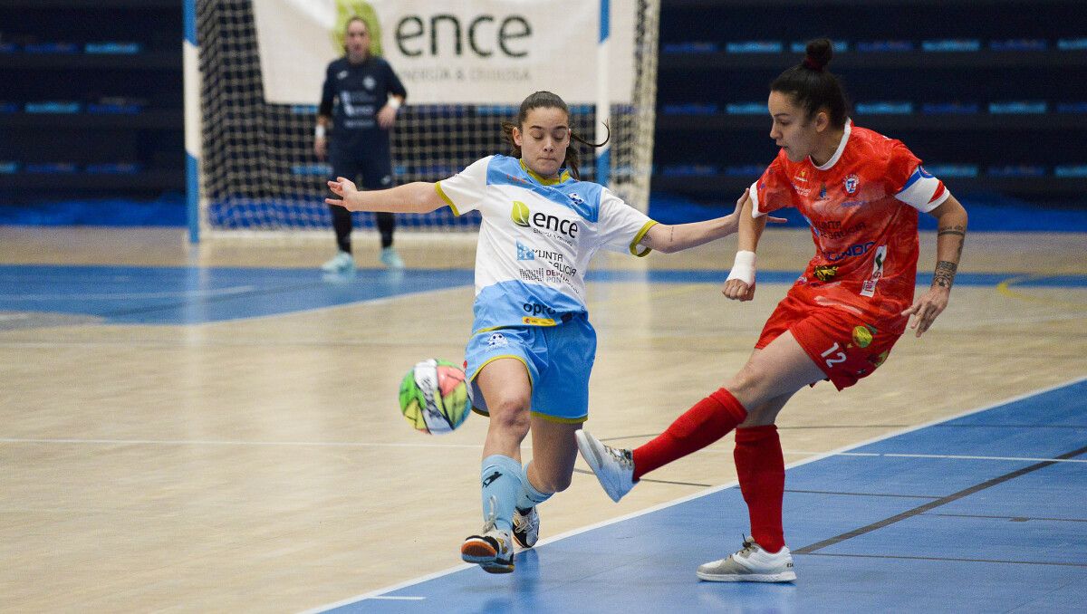 Partido de liga entre Marín Futsal y FSF Castro en A Raña