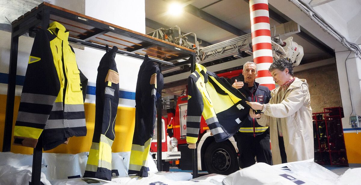 Vicente Ferrería, xefe de Bombeiros, e Eva Vilaverde, concelleira de Protección Cidadá