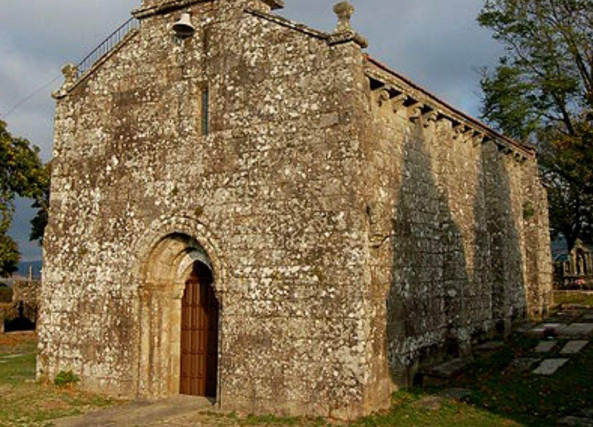Iglesia románica de Santa María de Sacos 
