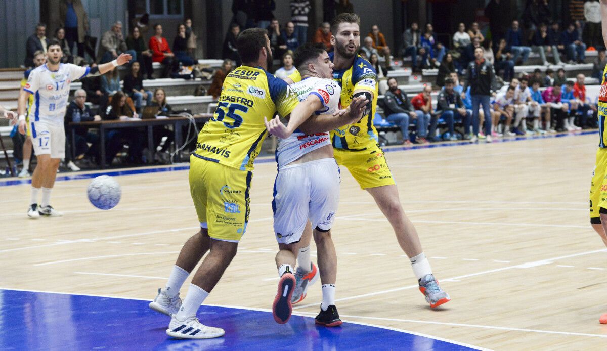 Partido de liga entre Cisne y Trops Málaga en el Municipal