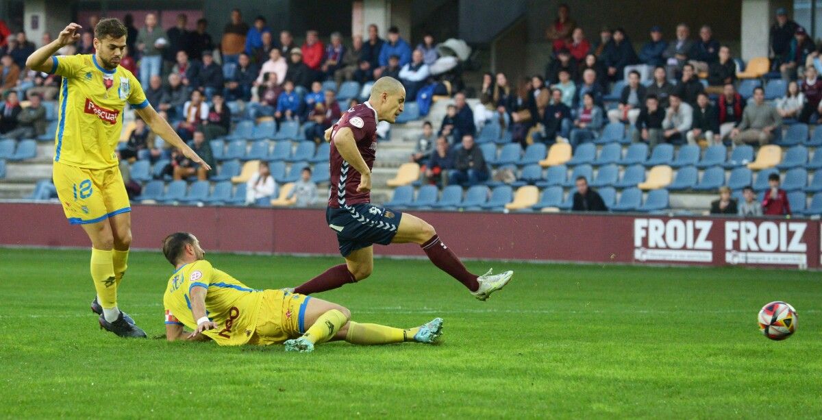 Partido entre Pontevedra - Arandina en Pasarón