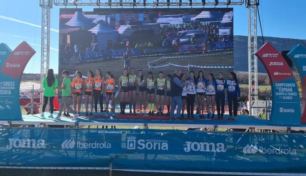 Podio sub-16 feminino do Campionato de España Campo a Través en Soria