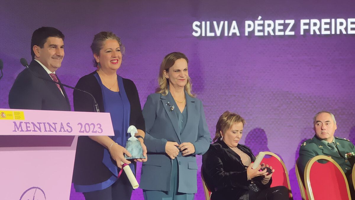 Silvia Pérez Freire recibe o galardón dos Premios Menina