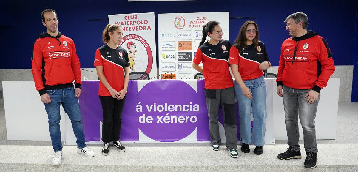 Presentación do partido entre o Waterpolo Pontevedra e o CW Turia enmarcado na campaña do 25N