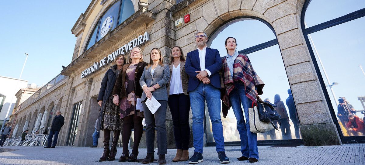 Nava Castro, Irene Garrido, Pepa Pardo, Luisa Sánchez, Miguel Martín y Silvia Junco, de izquierda a derecha 