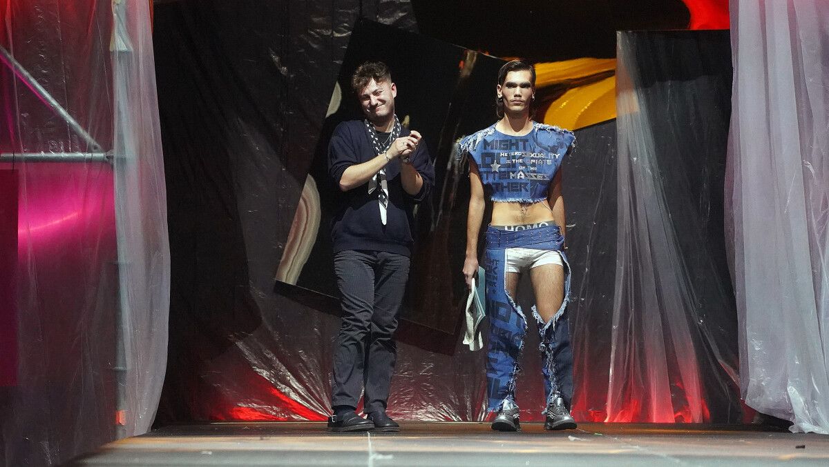 Gabriel Viñal triunfa en el Desfile Debut 2023