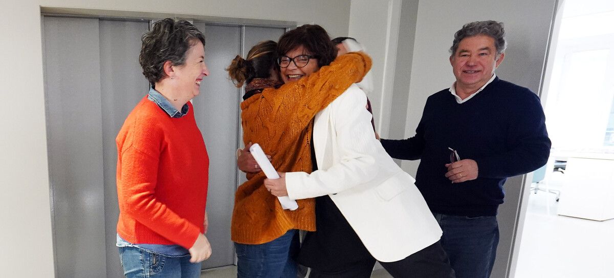 Ediles del grupo de gobierno acompañan a Carme da Silva en el anuncio de su despedida