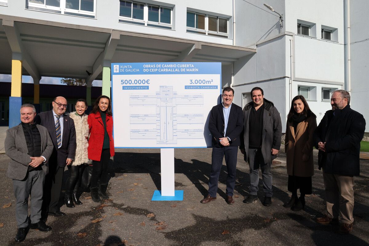 Visita do conselleiro de Educación, Román Rodríguez, ao CEIP do Carballal