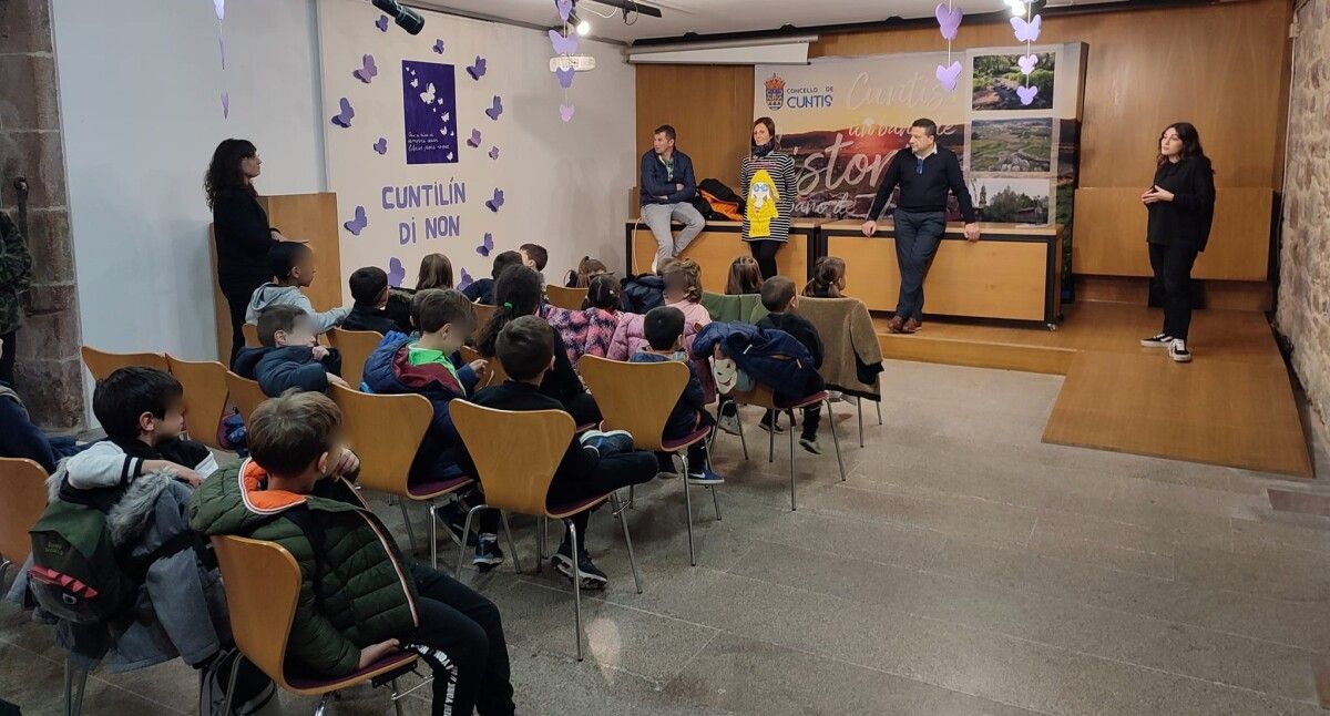 Actividad del Cuntilín con la presencia del alcalde Manuel Campos