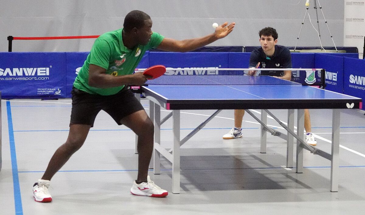 Participantes da Europa Trophy Cup de tenis de mesa en Pontevedra